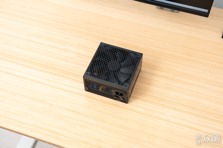 澎湃電力釋放:振華LEADEX III PE 1000W電源_新浪眾測