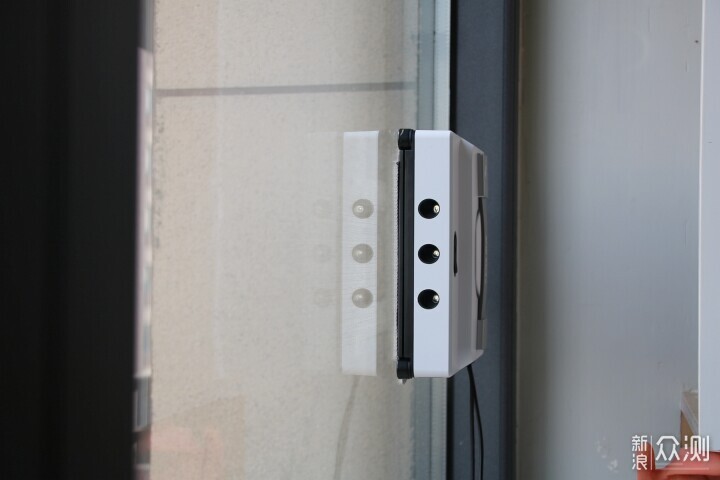 高空擦窗不再難!希亦W1擦窗機器人評測體驗_新浪眾測