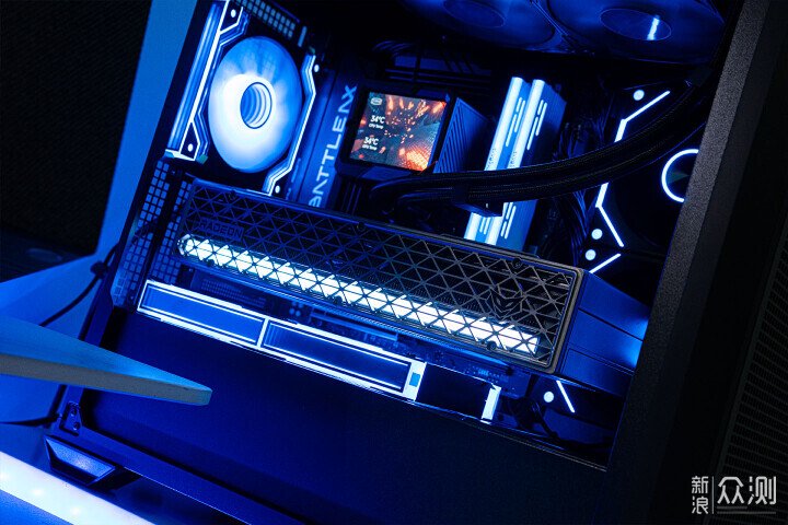 為4k遊戲準備，1.5W黑色MATX整機分享_新浪眾測