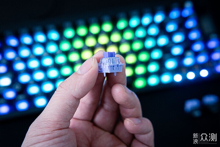 TMR磁軸鋁坨坨！七彩虹星馳87磁擎標準版上手_新浪眾測