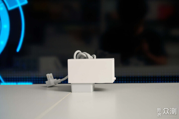 Aqara C200:Apple原生支援的智能隱形窗簾電機_新浪眾測