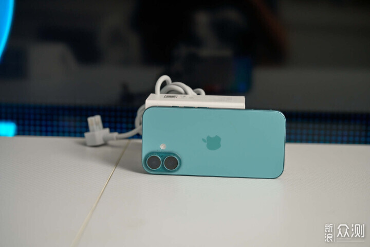 Aqara C200:Apple原生支援的智能隱形窗簾電機_新浪眾測