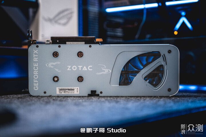 高顏值AI向白色主題裝機_新浪眾測