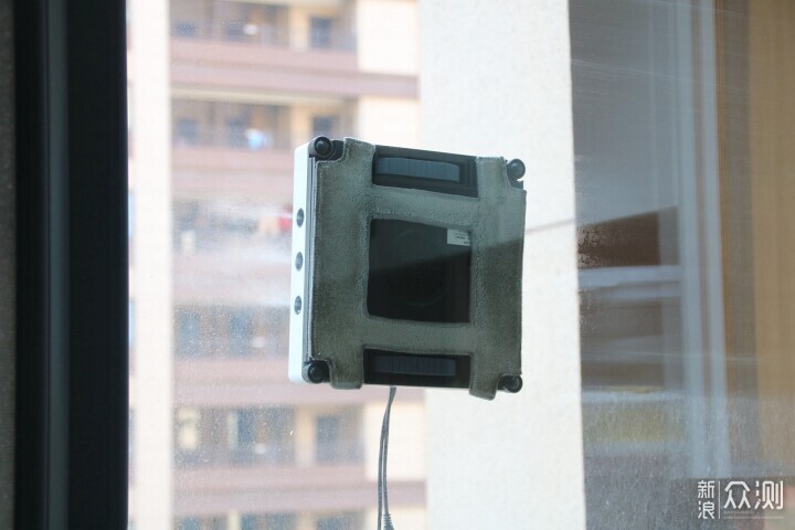 高空擦窗不再難!希亦W1擦窗機器人評測體驗_新浪眾測