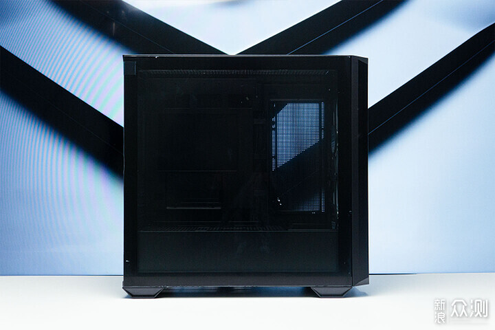 為4k遊戲準備，1.5W黑色MATX整機分享_新浪眾測