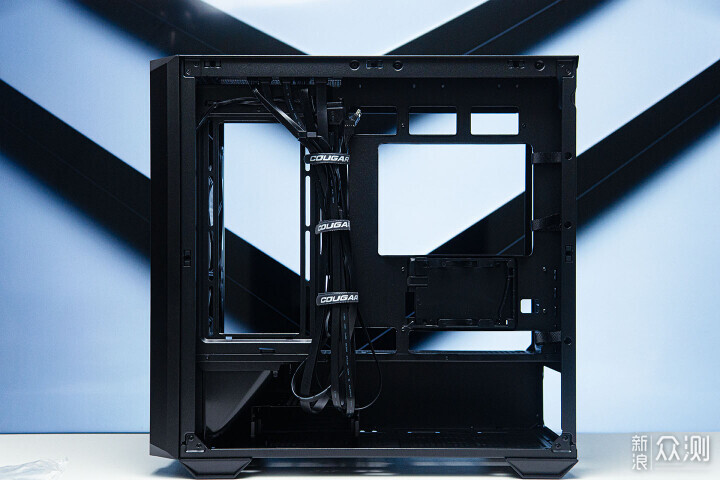 為4k遊戲準備，1.5W黑色MATX整機分享_新浪眾測