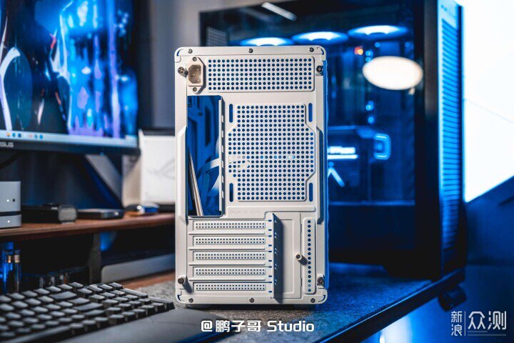 高顏值AI向白色主題裝機_新浪眾測