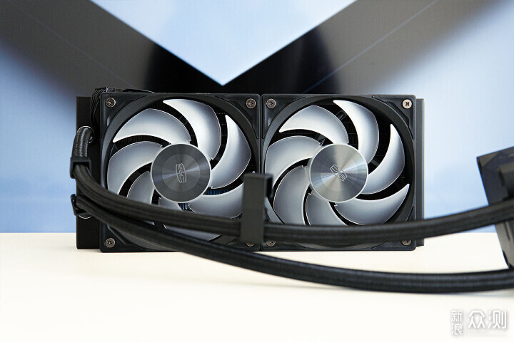 為4k遊戲準備，1.5W黑色MATX整機分享_新浪眾測