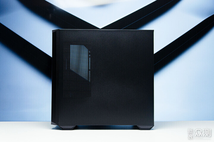 為4k遊戲準備，1.5W黑色MATX整機分享_新浪眾測