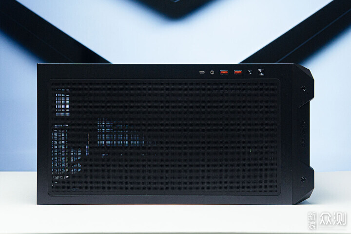 為4k遊戲準備，1.5W黑色MATX整機分享_新浪眾測