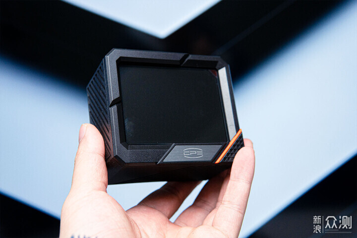 為4k遊戲準備，1.5W黑色MATX整機分享_新浪眾測