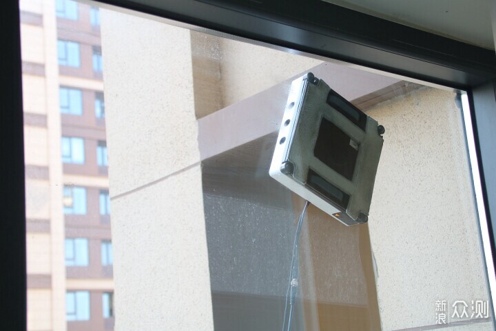 高空擦窗不再難!希亦W1擦窗機器人評測體驗_新浪眾測