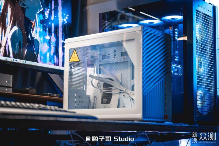 高顏值AI向白色主題裝機_新浪眾測