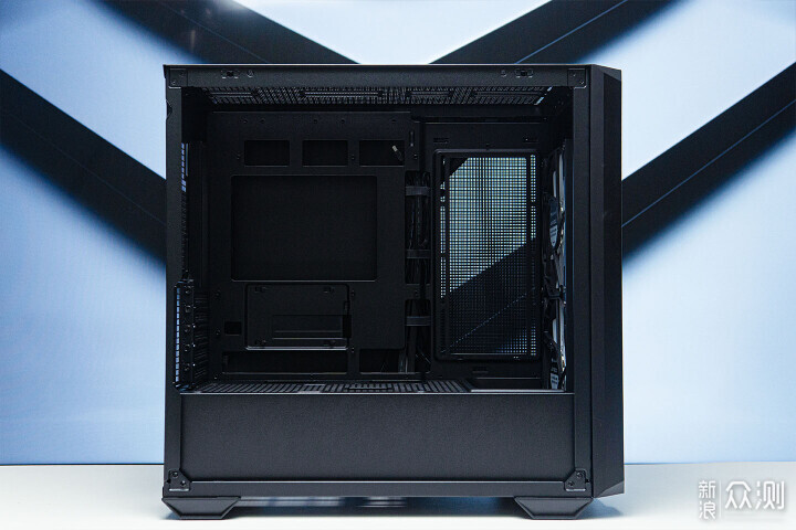 為4k遊戲準備，1.5W黑色MATX整機分享_新浪眾測