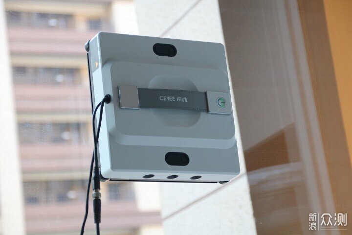 高空擦窗不再難!希亦W1擦窗機器人評測體驗_新浪眾測