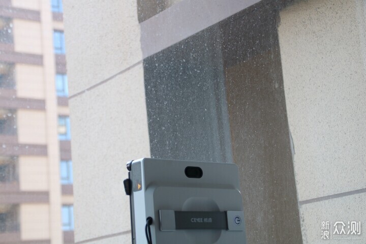 高空擦窗不再難!希亦W1擦窗機器人評測體驗_新浪眾測