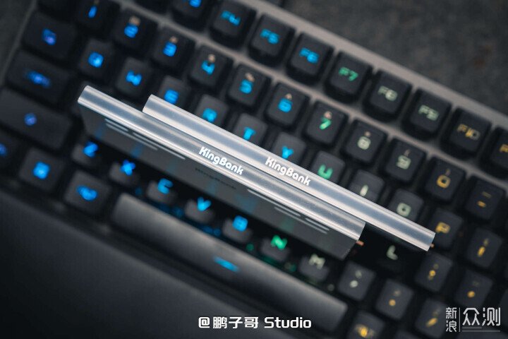 高顏值AI向白色主題裝機_新浪眾測