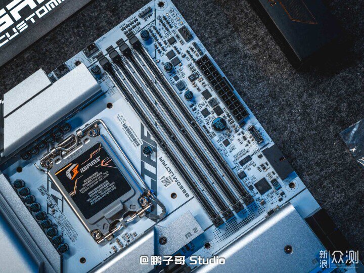 高顏值AI向白色主題裝機_新浪眾測