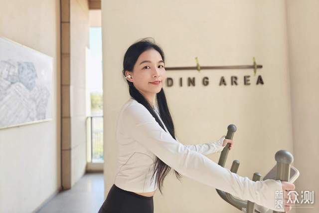 深度測評：這款彩屏開放式耳機怕不是要考研？_新浪眾測