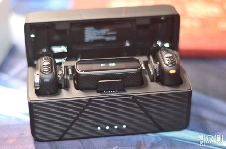 智能操控集一身，南卡Qmic領夾麥克風專業全能_新浪眾測