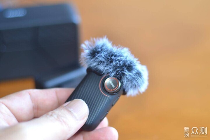 智能操控集一身，南卡Qmic領夾麥克風專業全能_新浪眾測