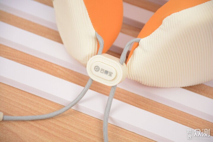 超柔軟支撐+熱敷：雲康寶護頸熱敷旅行枕_新浪眾測