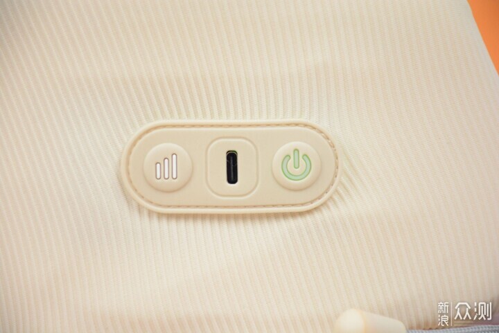 超柔軟支撐+熱敷：雲康寶護頸熱敷旅行枕_新浪眾測