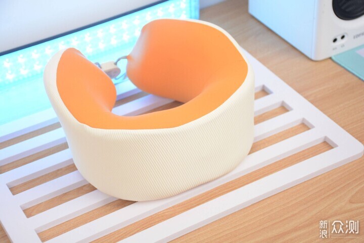 超柔軟支撐+熱敷：雲康寶護頸熱敷旅行枕_新浪眾測