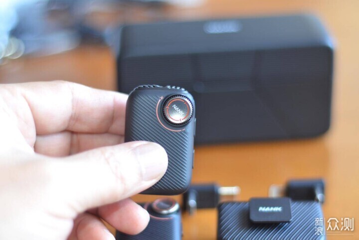 智能操控集一身，南卡Qmic領夾麥克風專業全能_新浪眾測