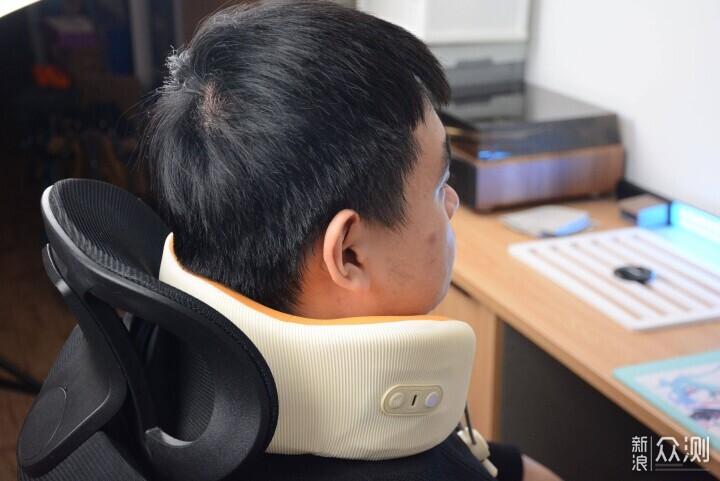 超柔軟支撐+熱敷：雲康寶護頸熱敷旅行枕_新浪眾測