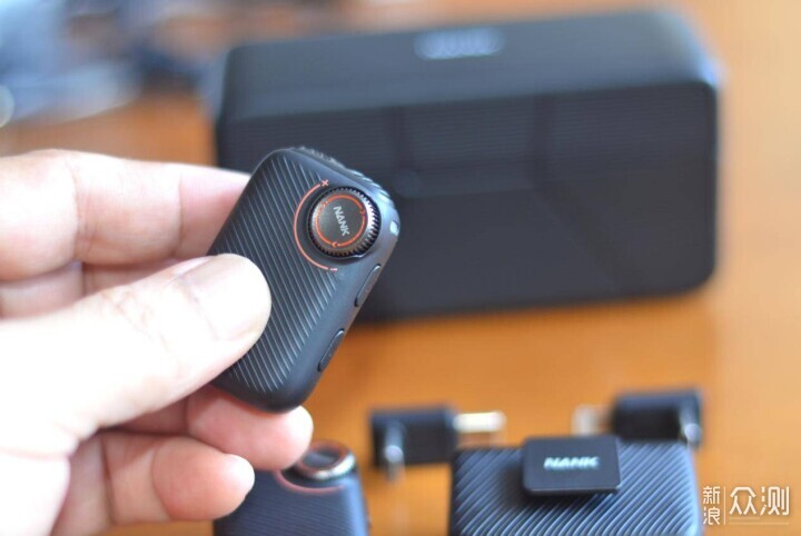 智能操控集一身，南卡Qmic領夾麥克風專業全能_新浪眾測