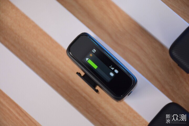 輕鬆實現錄音棚級音質!南卡Qmic領夾麥克風_新浪眾測