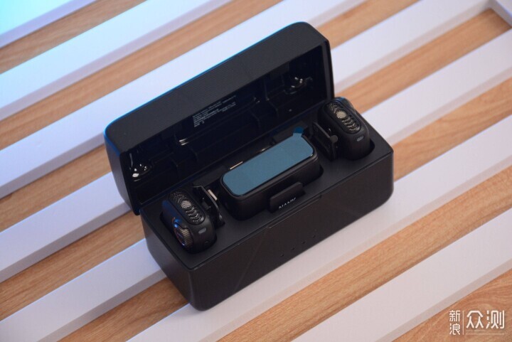 輕鬆實現錄音棚級音質!南卡Qmic領夾麥克風_新浪眾測