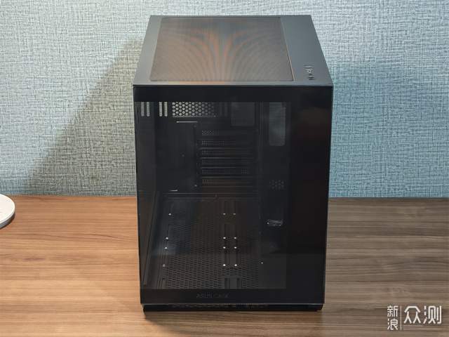 酷炫又冷靜！Asus海王星EVO裝機組合太香了_新浪眾測