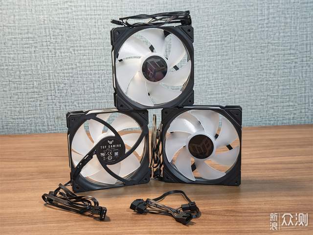 酷炫又冷靜！Asus海王星EVO裝機組合太香了_新浪眾測