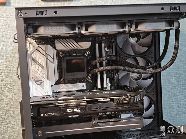 酷炫又冷靜！Asus海王星EVO裝機組合太香了_新浪眾測