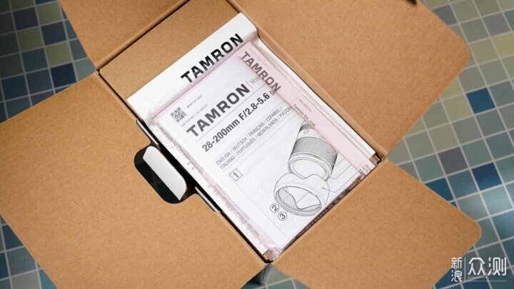 騰龍28-200mm F/2.8-5.6 Di III RXD鏡頭開箱_新浪眾測