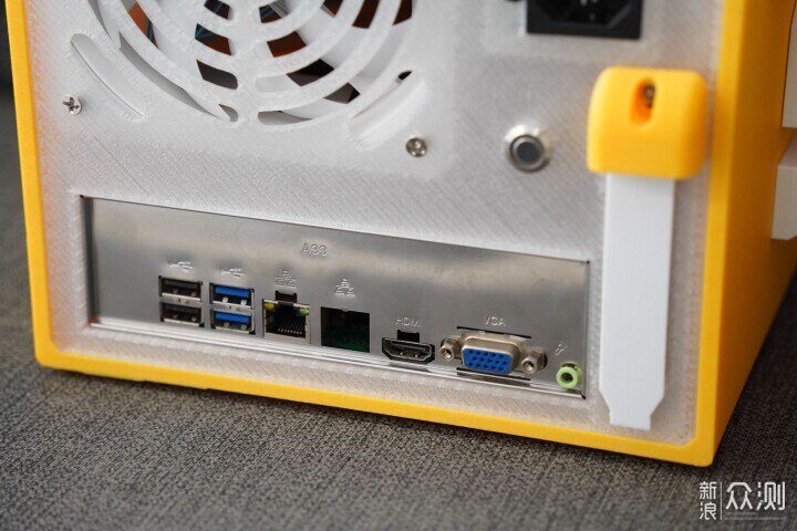 手搓瑪利歐機箱NAS——300元4盤位NAS分享_新浪眾測