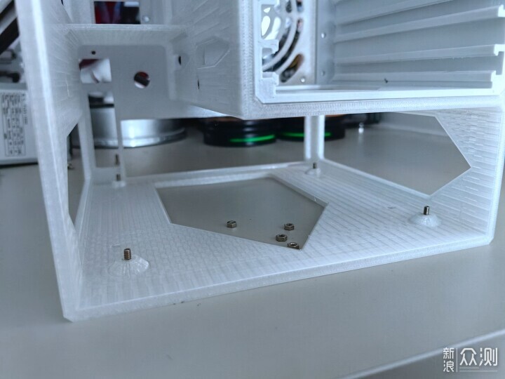 手搓瑪利歐機箱NAS——300元4盤位NAS分享_新浪眾測