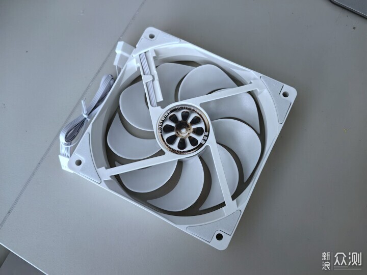 手搓瑪利歐機箱NAS——300元4盤位NAS分享_新浪眾測