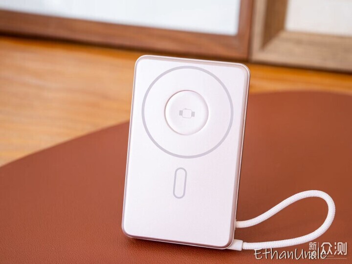 被誇爆的萬能充電寶—idmix 45W四合一充電寶_新浪眾測