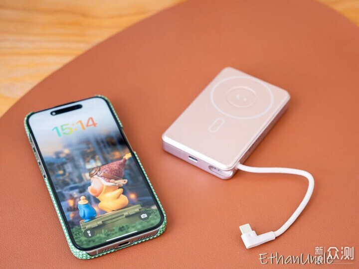 被誇爆的萬能充電寶—idmix 45W四合一充電寶_新浪眾測