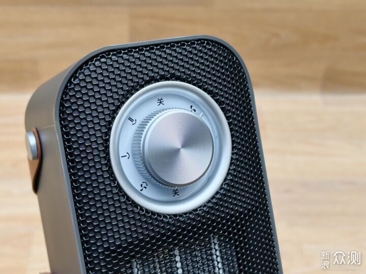 西聖Warm X立式暖風機，讓我告別工位冷板凳_新浪眾測