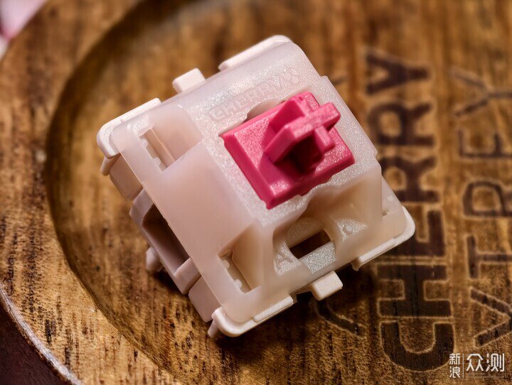 茶軸進化版？CHERRY花瓣軸上手體驗_新浪眾測