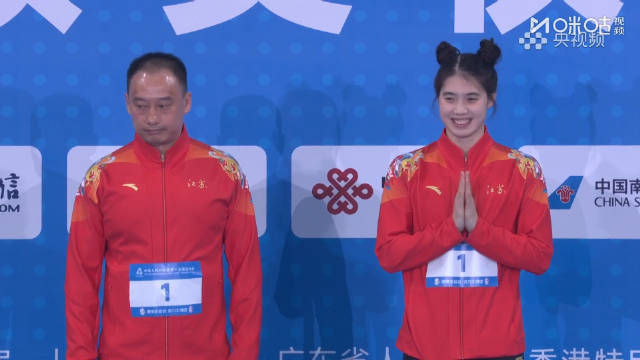 又见张雨霏可爱哪吒头