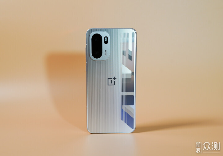 稱職的中端手機王者,7大方位評測一加Ace 6_新浪眾測