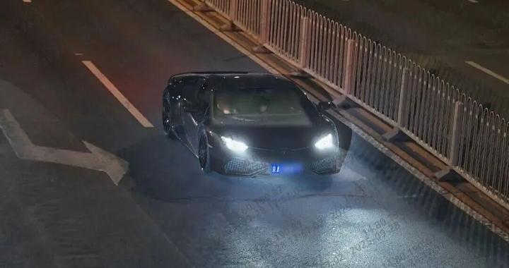 深夜，多名未成年人驾驶兰博基尼在北京居民区周边猛轰油门、急加速！警方通报