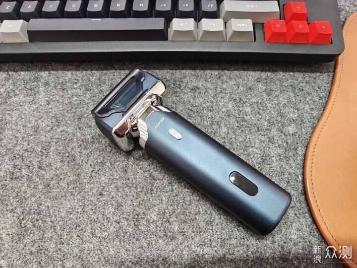 未野MRX剃鬚刀:27000轉剃鬚,五刀頭天花板_新浪眾測