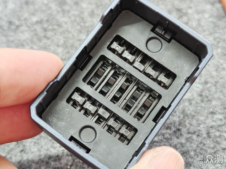 未野MRX剃鬚刀:27000轉剃鬚,五刀頭天花板_新浪眾測