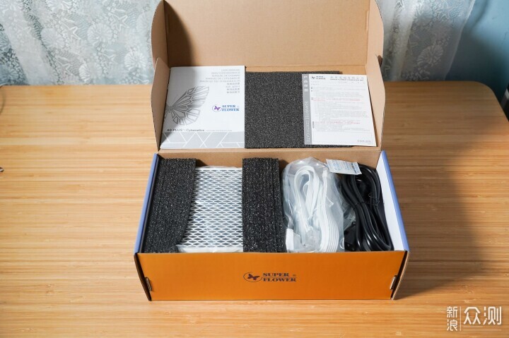 電腦電源水晶靚盲插易，振華LEADEX PROA 850W_新浪眾測